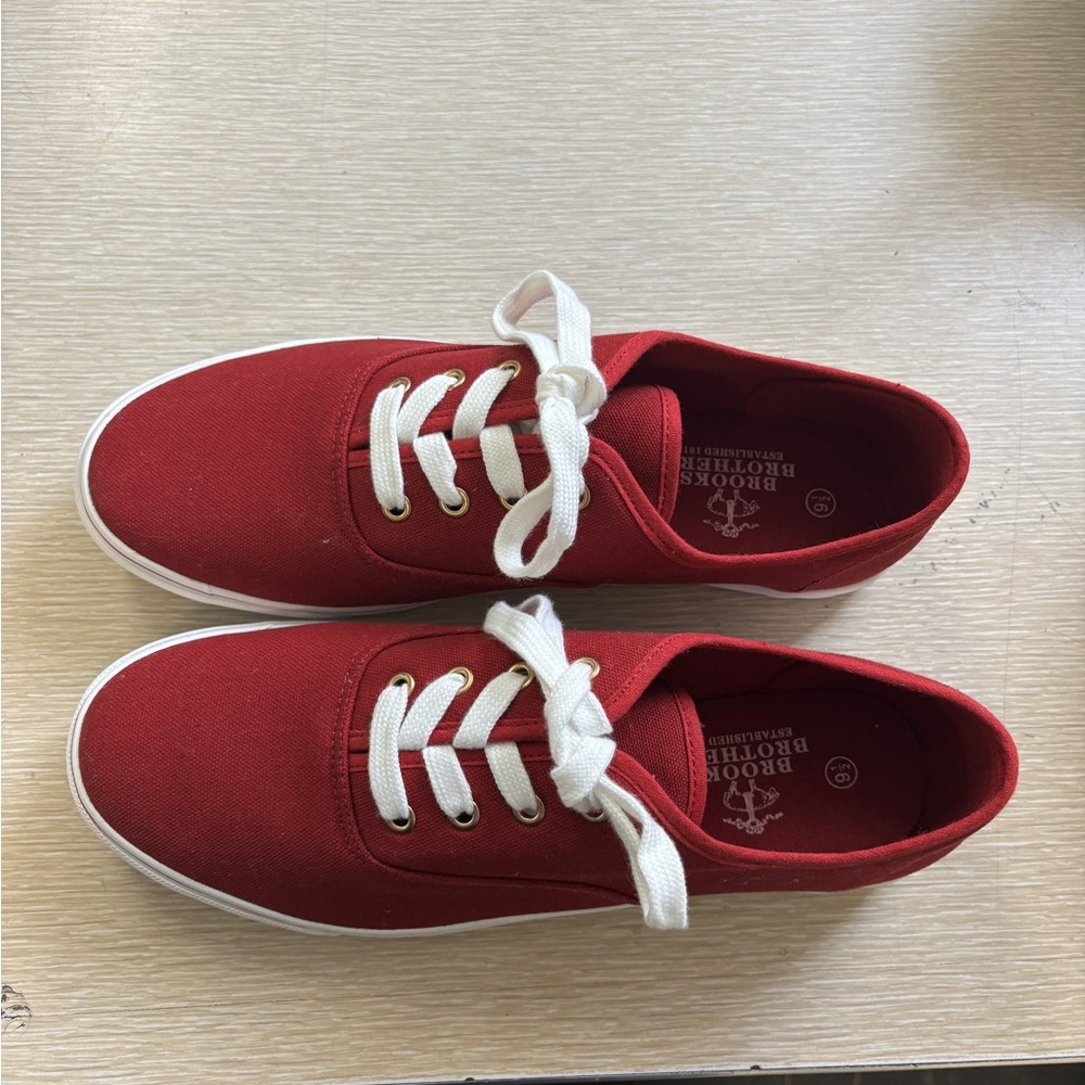Brooks Brothers Red classic sneakers . Size 91/2